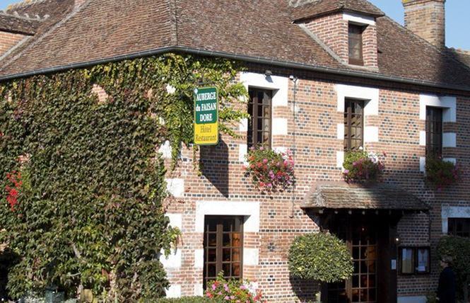 Saint-Florent-le-Jeune L'Auberge Du Faisan Dore מראה חיצוני תמונה